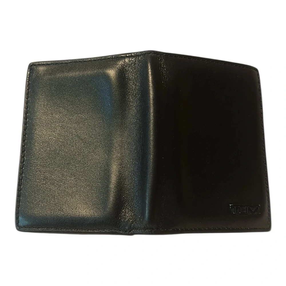 Tumi Men's Leather Gusseted Card Case